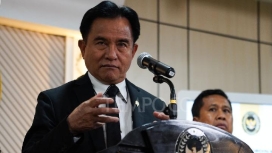 Menko Yusril Ihza Mahendra saat memberikan keterangan terkait urgensi pembaruan regulasi hukum militer di Indonesia. (Foto: RSS)