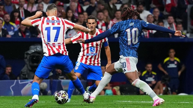 
 Aksi pemain di lapangan dalam laga Arsenal vs Atletico Madrid yang memicu kontroversi pembatalan penalti oleh wasit. (Foto: RSS)