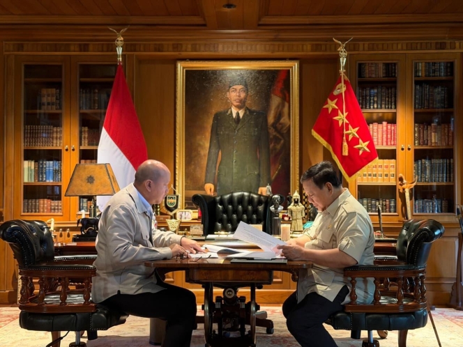 
 Presiden Prabowo Subianto memberikan arahan terkait perluasan hilirisasi ke sektor pertanian dan perikanan dalam pertemuan di Hambalang. (Foto: RSS)