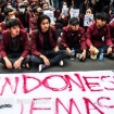 Sejumlah mahasiswa saat berdiskusi di area kampus menanggapi wacana penghapusan program studi yang dianggap tidak relevan dengan industri. (Foto: RSS)