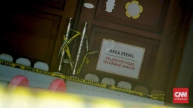 Aparat kepolisian saat memberikan keterangan terkait pengungkapan kasus kekerasan anak di Daycare Little Aresha, Yogyakarta. (Foto: RSS)