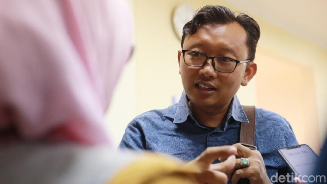 
 Tim Advokasi untuk Demokrasi (TAUD) memberikan pernyataan terkait urgensi pemindahan peradilan kasus air keras Andrie Yunus ke ranah sipil. (Foto: RSS)