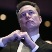 Elon Musk memperingatkan risiko eksistensial AI dalam gugatan hukum terbaru melawan OpenAI di Amerika Serikat. (Foto: RSS)