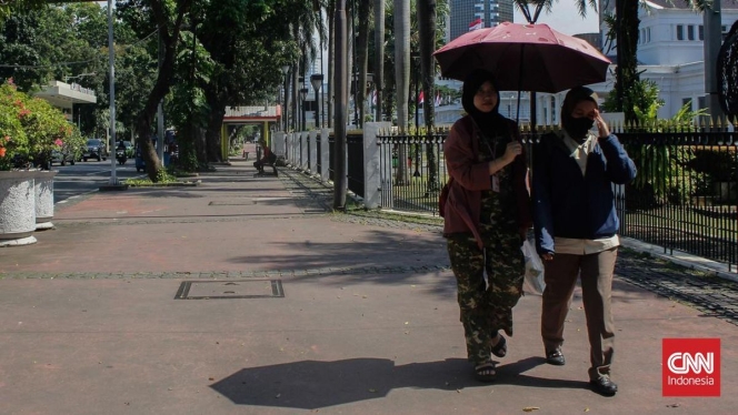 
 Awan kumulonimbus yang terbentuk akibat pemanasan intens memicu hujan lebat mendadak di sore hari. (Foto: RSS)