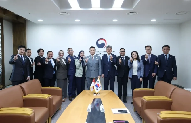 
 Edhie Baskoro Yudhoyono (Ibas) saat melakukan pertemuan diplomatik dengan pimpinan King Sejong Institute Foundation di Seoul, Korea Selatan. (Foto: RSS)