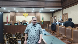 Terdakwa Ibrahim Arief (Ibam) saat menjalani persidangan kasus dugaan korupsi pengadaan Chromebook di Pengadilan Tipikor Jakarta. (Foto: RSS)