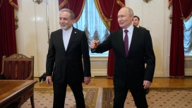 Presiden Rusia Vladimir Putin bertemu dengan Menteri Luar Negeri Iran Abbas Araghchi untuk membahas stabilitas kawasan dan kerja sama bilateral. (Foto: RSS)