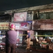 Petugas melakukan pendataan di lokasi pasca kebakaran Pasar Kanjengan Semarang yang menghanguskan ratusan lapak pedagang. (Foto: RSS)