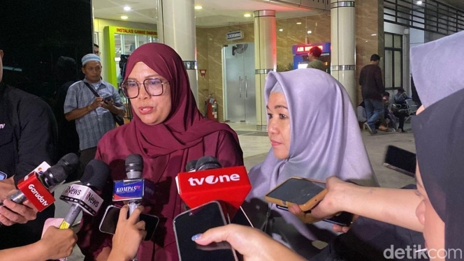 
 Kondisi gerbong pasca kecelakaan kereta di Bekasi Timur yang menyebabkan penumpang terpental. (Foto: RSS)