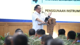 Mendagri Tito Karnavian saat memberikan arahan mengenai pentingnya sinergi TNI dalam menjaga stabilitas ekonomi dan pengendalian inflasi nasional. (Foto: RSS)