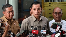 Menteri Koordinator Bidang Infrastruktur dan Pembangunan Kewilayahan Agus Harimurti Yudhoyono (AHY) saat memberikan keterangan terkait evaluasi keselamatan transportasi publik. (Foto: RSS)