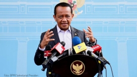 Menteri ESDM Bahlil Lahadalia saat memberikan keterangan terkait rencana transisi energi dari LPG ke CNG untuk menekan angka impor gas nasional. (Foto: RSS)