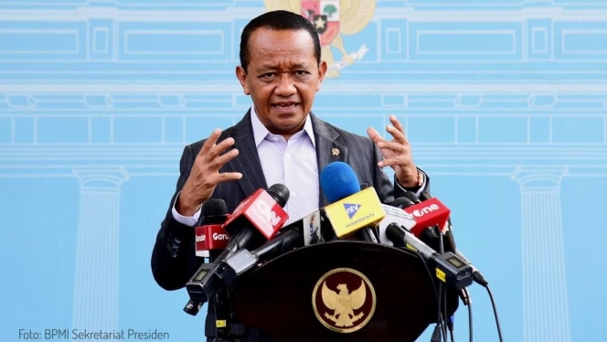 
 Menteri ESDM Bahlil Lahadalia saat memberikan keterangan terkait rencana transisi energi dari LPG ke CNG untuk menekan angka impor gas nasional. (Foto: RSS)