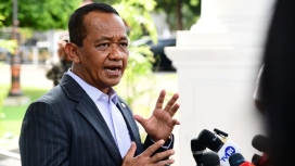 Menteri ESDM Bahlil Lahadalia saat memberikan keterangan terkait ketahanan stok BBM nasional. (Foto: RSS)