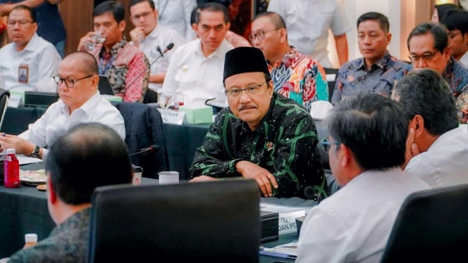 
 Menteri Sosial Saifullah Yusuf (Gus Ipul) saat memberikan keterangan terkait usulan perluasan bansos untuk memperkuat ekonomi nasional. (Foto: RSS)