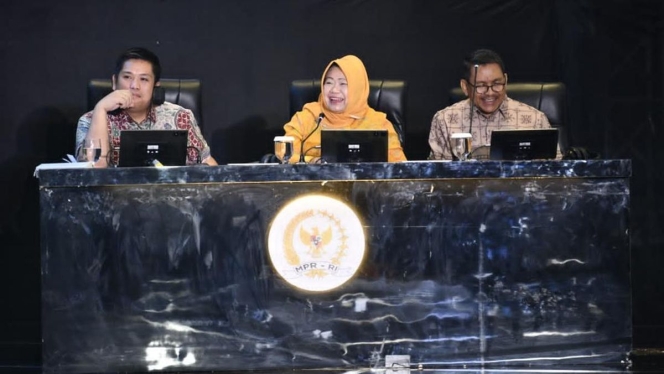 
 Plt Sekjen MPR Siti Fauziah saat meninjau langsung pelaksanaan LCC Empat Pilar MPR di Provinsi Riau untuk memastikan pemahaman kebangsaan generasi muda. (Foto: RSS)
