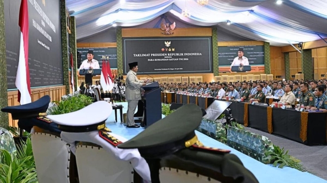 
 Presiden Prabowo Subianto memberikan pengarahan kepada 1.500 Komandan Satuan TNI di Universitas Pertahanan, Bogor. (Foto: RSS)