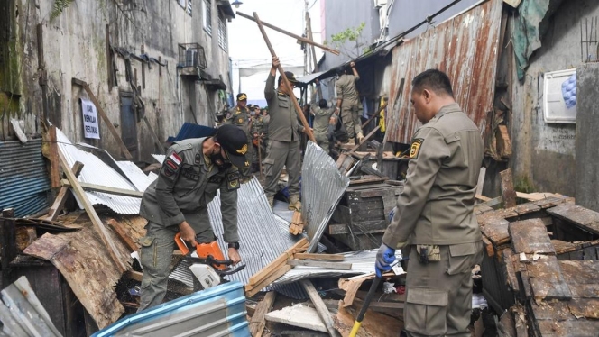 
 Wakil Gubernur DKI Jakarta Rano Karno saat meninjau kesiapan personel dan fasilitas pendukung ketertiban umum di Jakarta. (Foto: RSS)