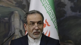 Potret bendera Iran dan Amerika Serikat sebagai simbol ketegangan diplomatik terkait proposal perundingan baru. (Foto: RSS)