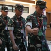 Suasana sidang dakwaan empat oknum TNI yang menjadi terdakwa dalam kasus penyiraman air keras terhadap aktivis Andrie Yunus di Jakarta. (Foto: RSS)