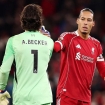 Kapten Liverpool Virgil van Dijk memberikan pernyataan terkait spekulasi masa depan rekan setimnya, Alisson Becker. (Foto: RSS)