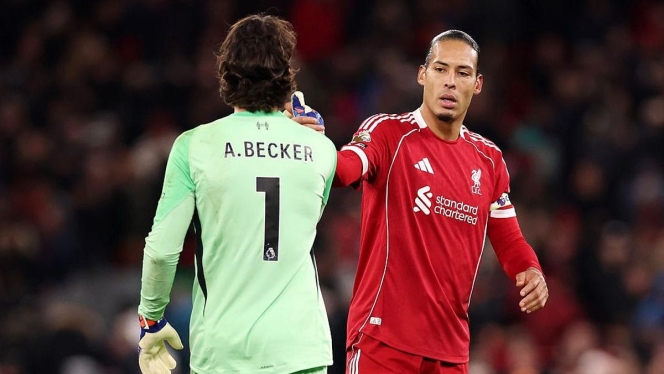 
 Kapten Liverpool Virgil van Dijk memberikan pernyataan terkait spekulasi masa depan rekan setimnya, Alisson Becker. (Foto: RSS)