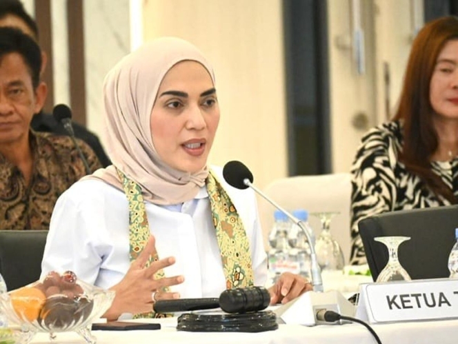 
 Wakil Ketua DPR RI Sari Yuliati memberikan pernyataan terkait urgensi pengusutan kasus kekerasan anak di salah satu daycare di Yogyakarta. (Foto: RSS)