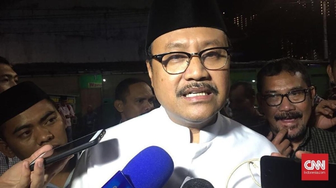 
 Sekjen PBNU Saifullah Yusuf (Gus Ipul) saat memberikan keterangan pers mengenai bursa calon Ketua Umum PBNU. (Foto: RSS)