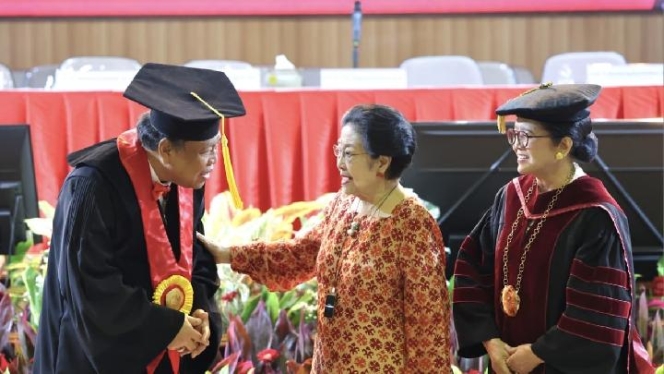 
 Megawati Soekarnoputri menekankan pentingnya Pancasila sebagai landasan filosofis dalam menghadapi tantangan hiper-regulasi di Indonesia. (Foto: RSS)