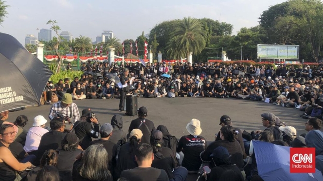
 Menteri HAM Natalius Pigai saat memberikan klarifikasi terkait wacana pembentukan tim asesor aktivis yang menuai kritik dari berbagai pihak. (Foto: RSS)