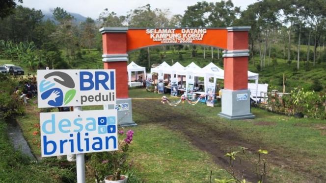 
 Perwakilan BRI Peduli saat meninjau langsung kondisi bangunan SDN 104 Langensari Bandung yang menjadi sasaran renovasi program Ini Sekolahku pada Hardiknas 2026. (Foto: RSS)