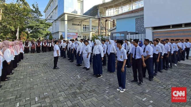 
 Ilustrasi produksi sepatu lokal di Surabaya yang viral namun membantah terlibat dalam proyek pengadaan Sekolah Rakyat. (Foto: RSS)