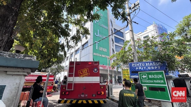 
 Gedung RSUD Dr Soetomo Surabaya pasca insiden kebakaran yang terjadi pada Jumat pagi. (Foto: RSS)