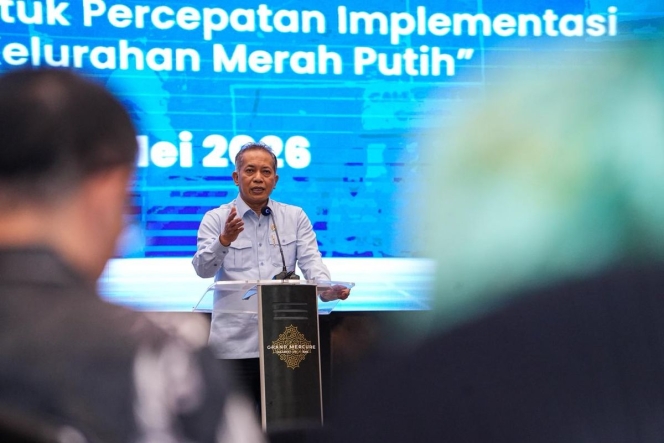
 Menteri Koperasi Ferry Juliantono saat memimpin Rakornas untuk mempercepat operasional Koperasi Desa/Kelurahan Merah Putih (KDKMP) di Jakarta. (Foto: RSS)