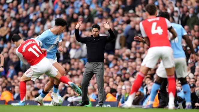 
 Emmanuel Adebayor memberikan analisis terkait peta persaingan gelar juara Liga Inggris musim ini. (Foto: RSS)