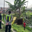 Kondisi mobil Toyota Avanza yang ringsek setelah dihantam KA Argo Bromo Anggrek di perlintasan sebidang Grobogan. (Foto: RSS)