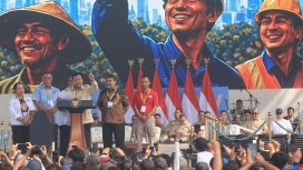 Presiden Prabowo Subianto saat memberikan pidato di hadapan massa buruh di kawasan Monas, Jakarta Pusat, pada perayaan May Day 2026. (Foto: RSS)