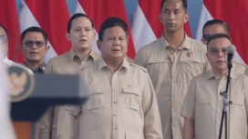 Presiden Prabowo Subianto menyapa massa buruh dalam peringatan May Day 2026 di Monas, Jakarta. (Foto: RSS)