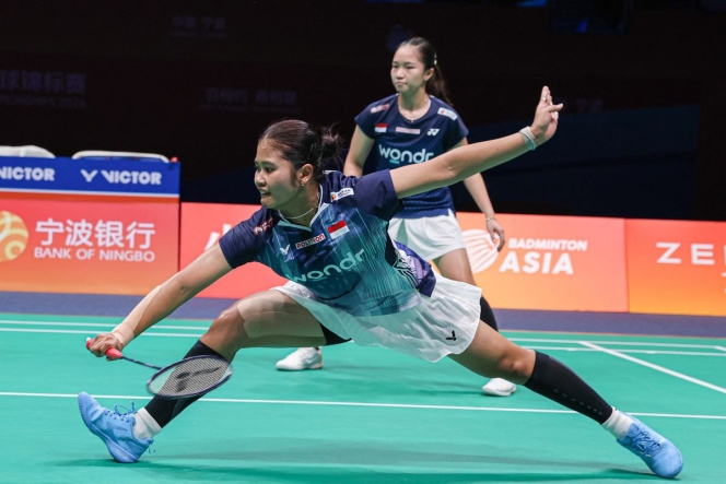 
 Pasangan ganda putri Indonesia, Rachel Allessya Rose dan Febi Setianingrum, saat berjuang menghadapi wakil Korea Selatan di semifinal Uber Cup 2026. (Foto: RSS)