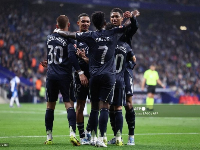 
 Para pemain Real Madrid saat merayakan gol ke gawang Espanyol yang memperpanjang napas mereka dalam persaingan gelar juara Liga Spanyol. (Foto: RSS)