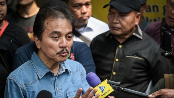 
 Pakar telematika Roy Suryo saat memberikan keterangan terkait desakan penerbitan SP3 dalam kasus ijazah Jokowi. (Foto: RSS)