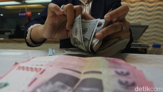 
 Gubernur Bank Indonesia Perry Warjiyo memberikan penjelasan mengenai kondisi nilai tukar Rupiah yang saat ini dinilai terlalu lemah atau undervalued terhadap dolar AS. (Foto: RSS)