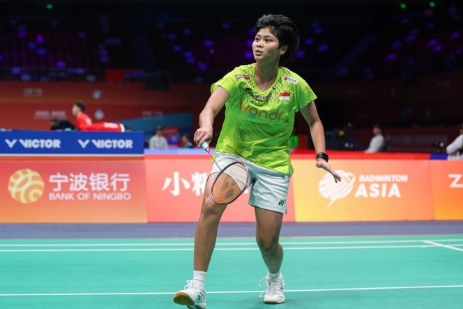 
 Aksi Thalita Ramadhani Wiryawan saat berjuang meraih poin di semifinal Uber Cup 2026 melawan Korea Selatan. (Foto: RSS)