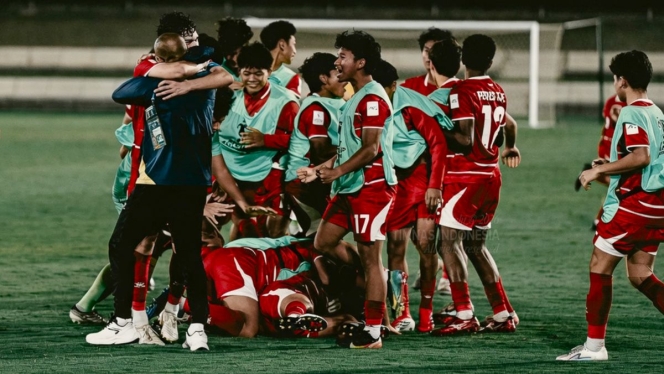 
 Para pemain Timnas Indonesia U-17 saat menjalani sesi latihan intensif menjelang laga kontra Qatar di Piala Asia U-17 2026. (Foto: RSS)