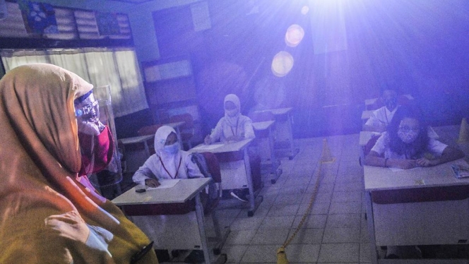 
 Kemendikdasmen tengah menyiapkan regulasi baru untuk menjamin kesejahteraan guru non-ASN hingga 2026. (Foto: RSS)