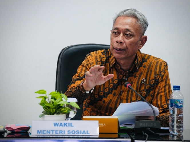 
 Wakil Menteri Sosial Agus Jabo saat memberikan pernyataan terkait temuan audit pengadaan Sekolah Rakyat. (Foto: RSS)